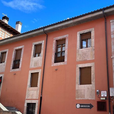 Apartamentosarturo Llanes Laplaza Atico Centrico Exterior foto